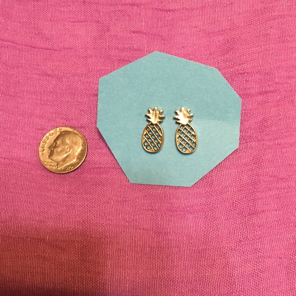 Teeny pineapple studs